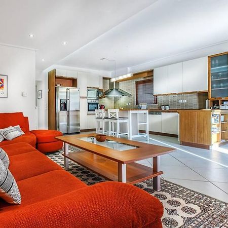 אתונה Spacious Apartment In Glyfada Close To The Sea מראה חיצוני תמונה