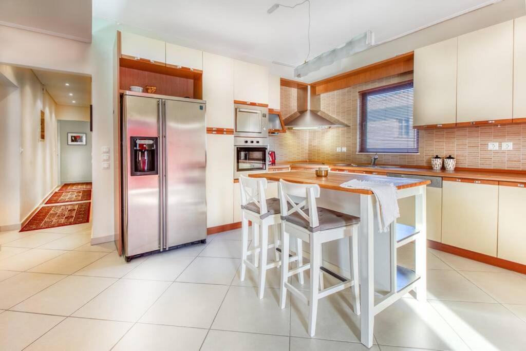 אתונה Spacious Apartment In Glyfada Close To The Sea מראה חיצוני תמונה
