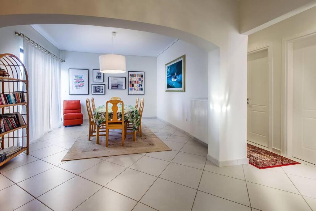אתונה Spacious Apartment In Glyfada Close To The Sea מראה חיצוני תמונה