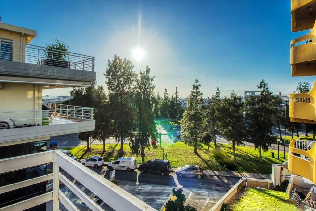 אתונה Spacious Apartment In Glyfada Close To The Sea מראה חיצוני תמונה