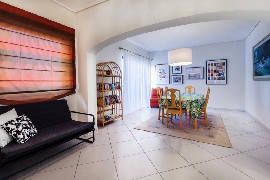 אתונה Spacious Apartment In Glyfada Close To The Sea מראה חיצוני תמונה